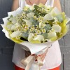 19 белых калл с ромашками