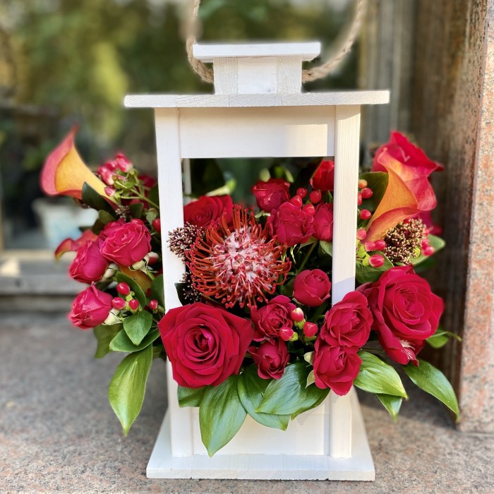 Композиция в фонаре Клубничный пунш