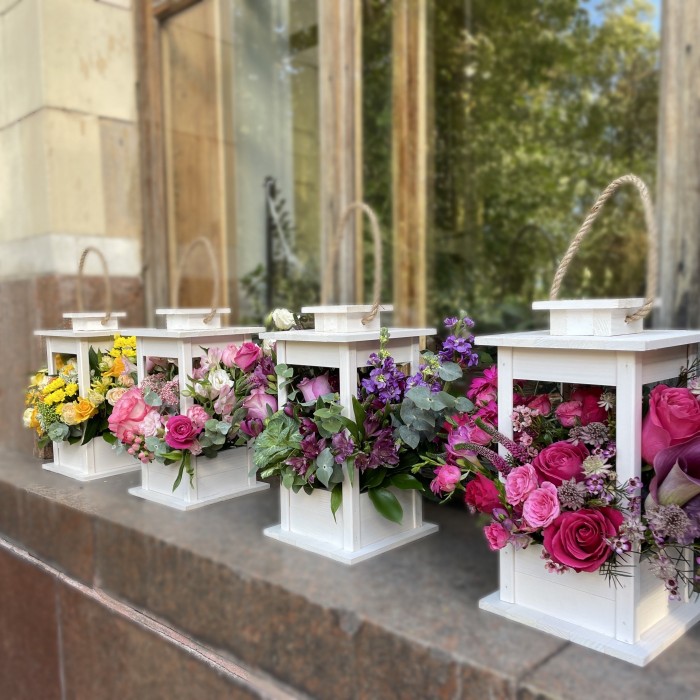 Композиция в фонаре Ягодный пломбир