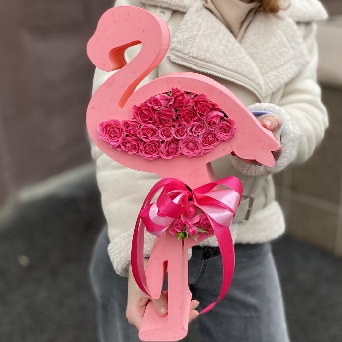 Композиция Фламинго с розами