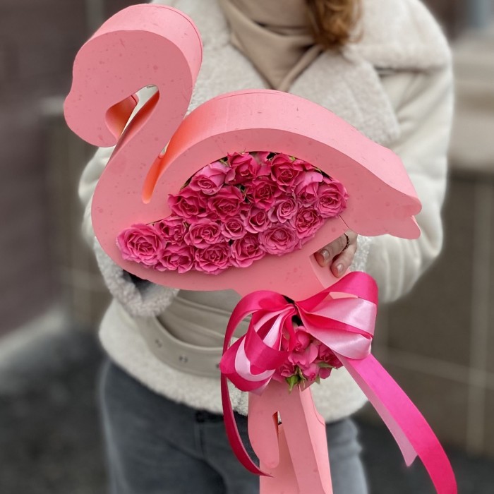 Композиция Фламинго с розами