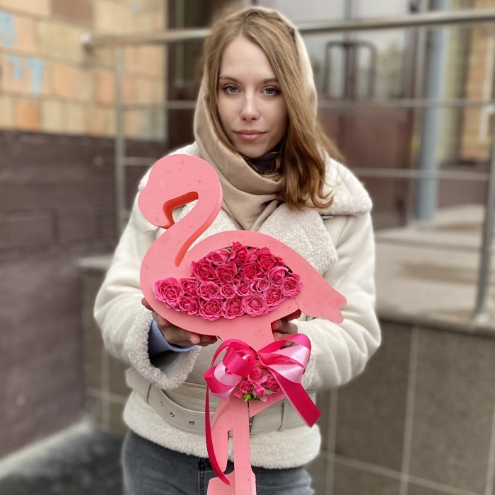 Композиция Фламинго с розами