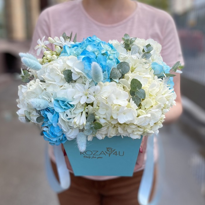 Композициця Голубая лагуна с гортензией