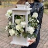 Композиция в фонаре Ангел и розы