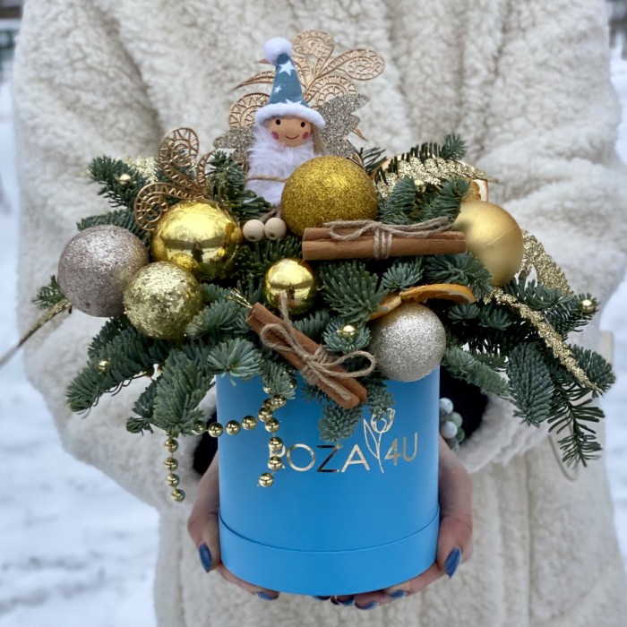 Новогодняя композиция "Привет от Снегурочки"