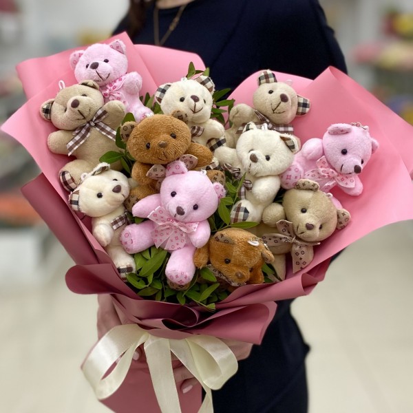 Букет из игрушечных мишек