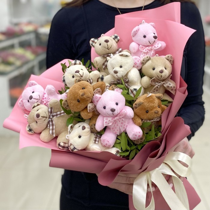 Букет из игрушечных мишек