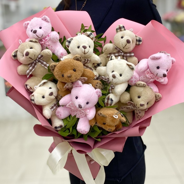 Букет из игрушечных мишек