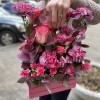 Композиция в розовом ящике