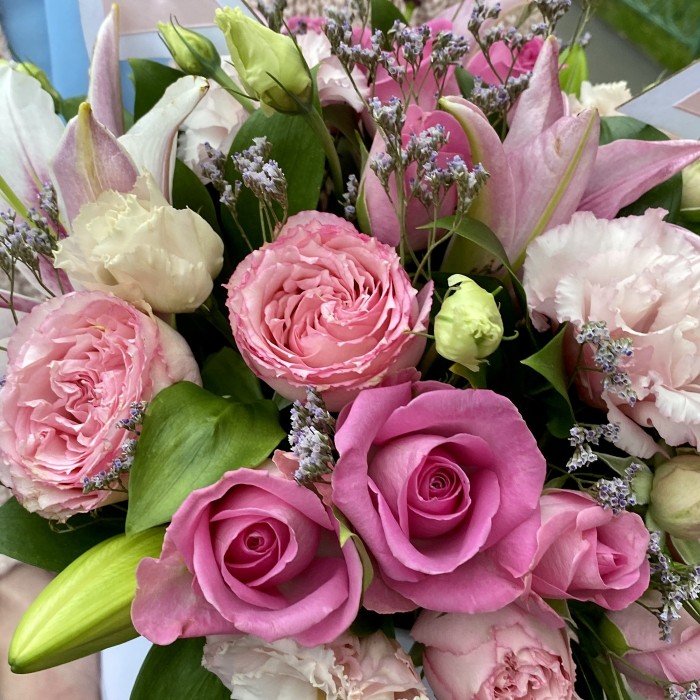 Цветы в коробке Кошечка