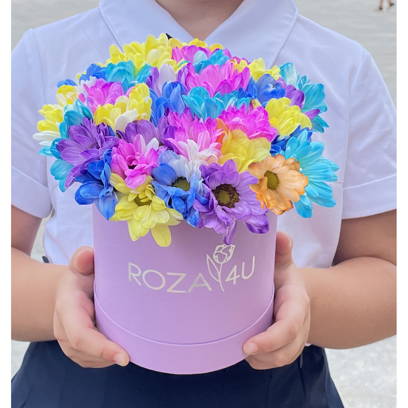 Букет ярких разноцветных хризантем на День Матери