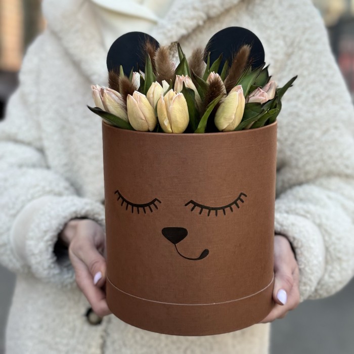 Коробка Мишка с тюльпанами мокко