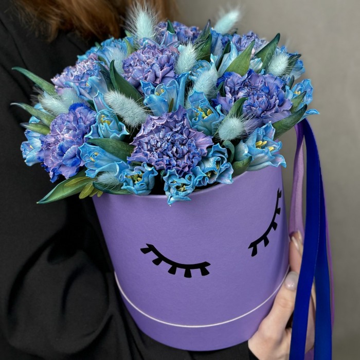 Коробка Единорог с тюльпанами и гвоздиками