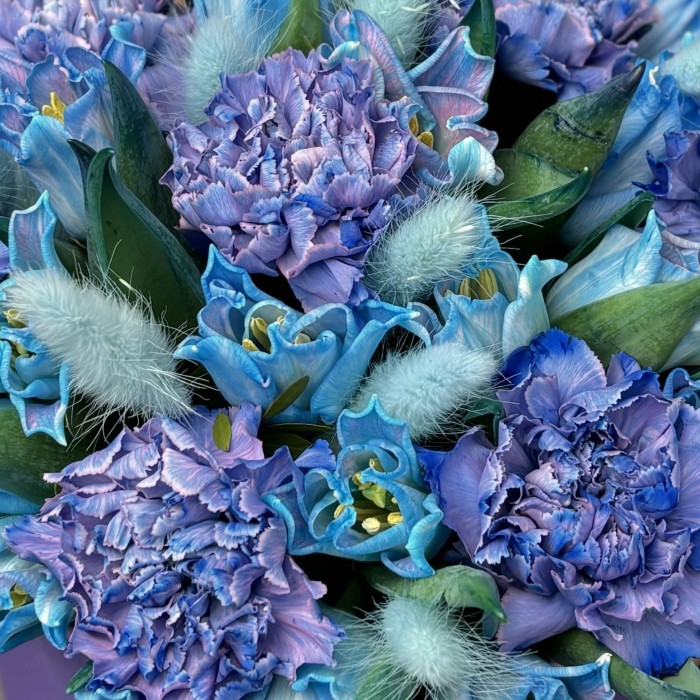 Коробка Единорог с тюльпанами и гвоздиками