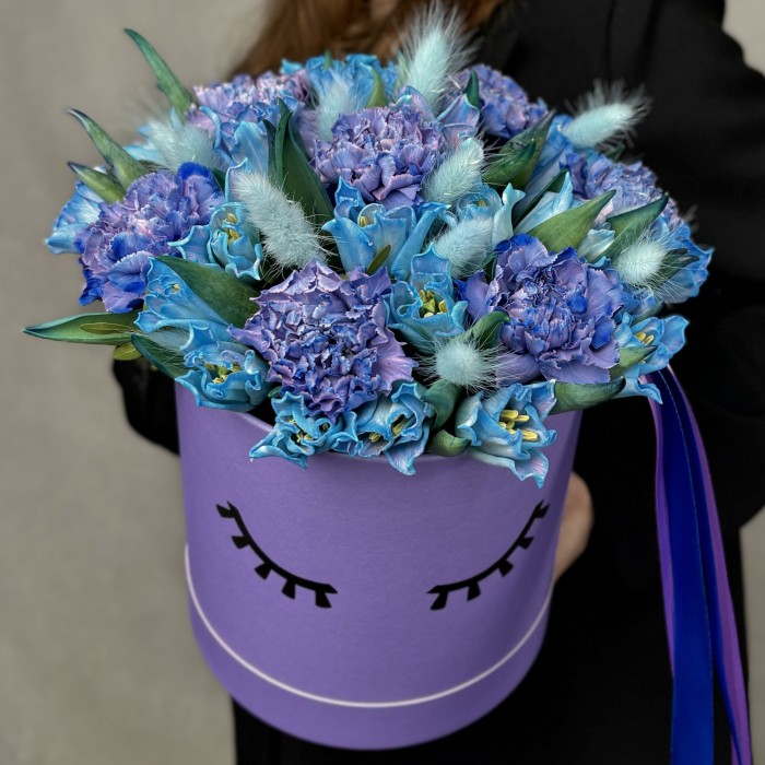 Коробка Единорог с тюльпанами и гвоздиками
