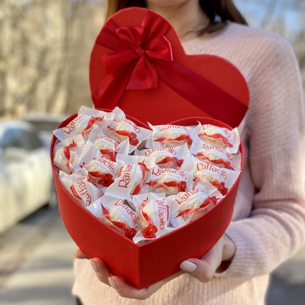 Коробка с конфетами Рафаэлло