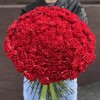100 красных гвоздик