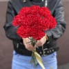 10 красных гвоздик