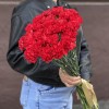 30 красных гвоздик
