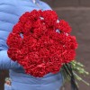 30 красных гвоздик с черной лентой