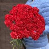 40 красных гвоздик с черной лентой