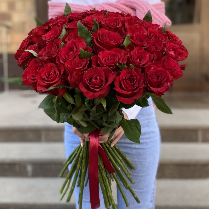 Красная роза Эвер Ред 60 см
