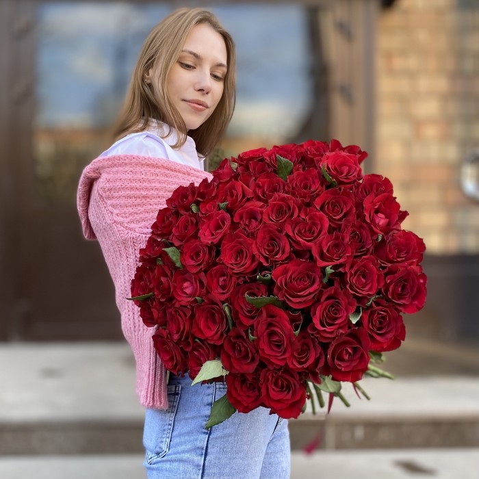 Красная роза Эвер Ред 60 см