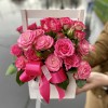 Кустовые розы в мини коробке