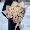 Букет из светло-персиковых кустовых роз Павлова