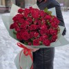 25 кустовых красных роз Рубикон 80 см