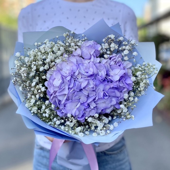 Лавандовая гортензия с гипсофилой