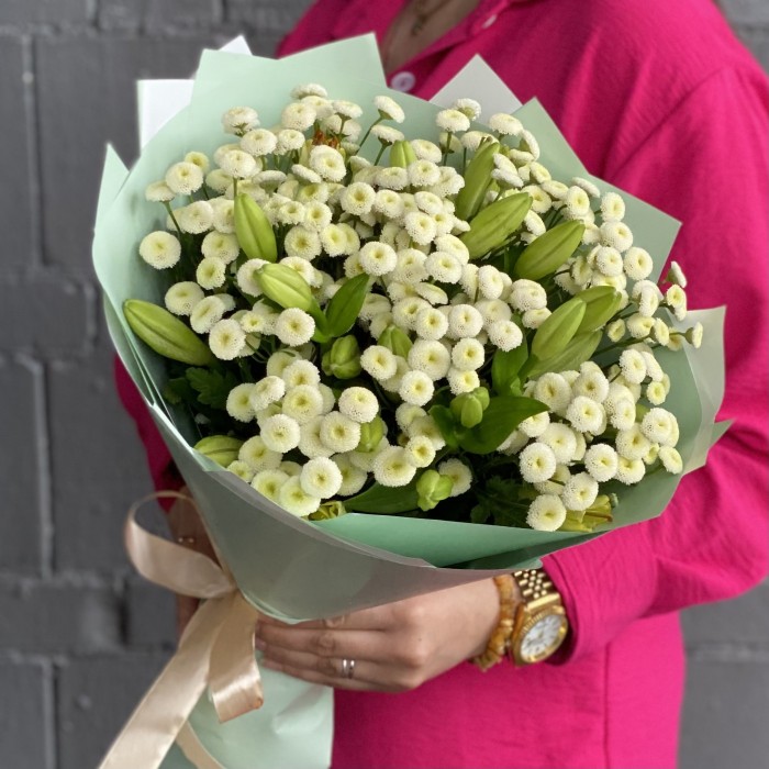 9 белых лилий Азиатка с танацетумом