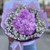 Лиловая гортензия с гипсофилой