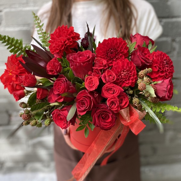 Цветочная композиция "Люблю"