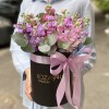 15 розовых и сиреневых маттиол в коробке