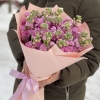 Букет из ароматной малиновой маттиолы