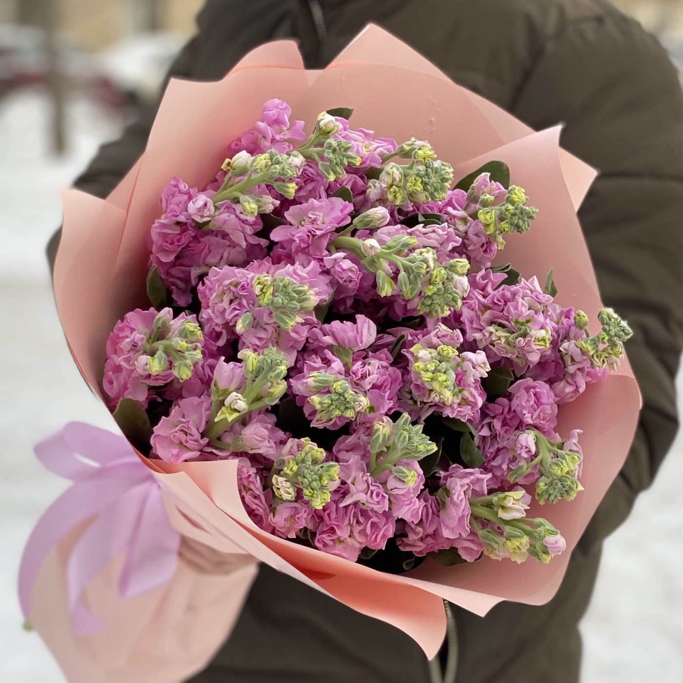 ШикарныЙ букет с розовыми маттиолами на 8 марта Международный Женский День