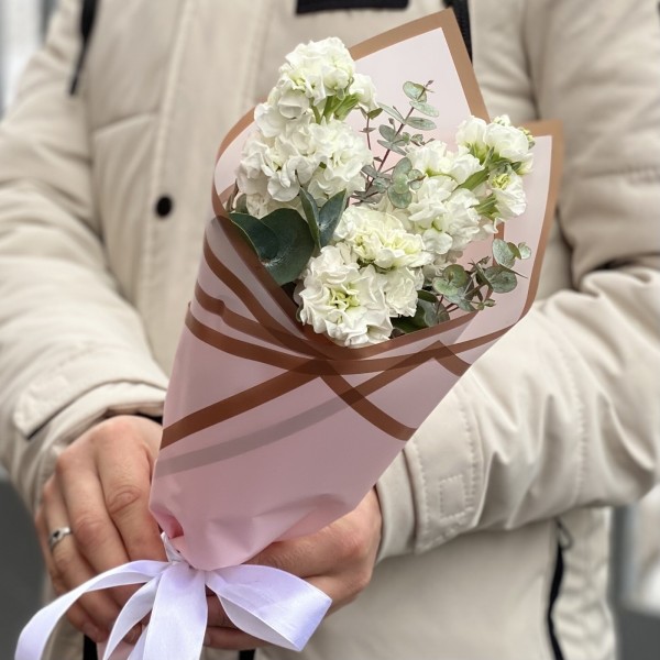 Корпоративный букет белых маттиол