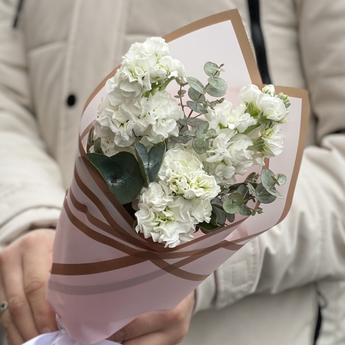 Корпоративный букет белых маттиол