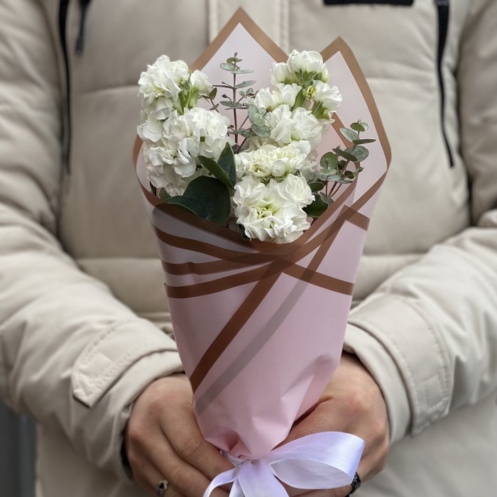 Корпоративный букет белых маттиол