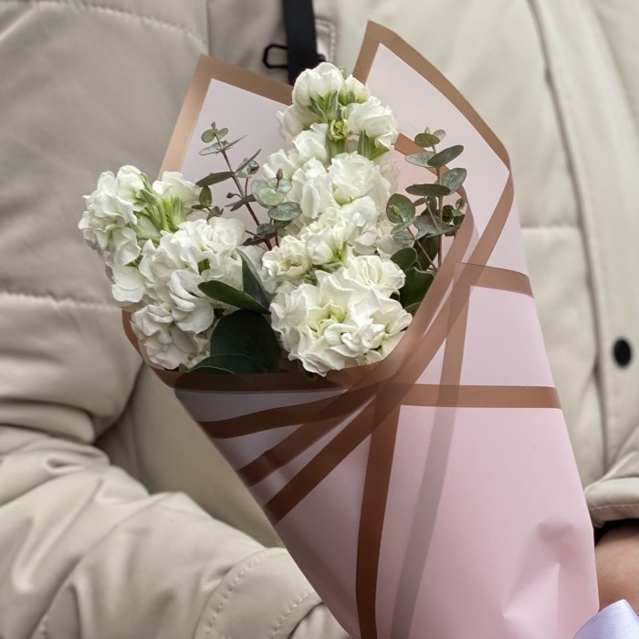 Корпоративный букет белых маттиол