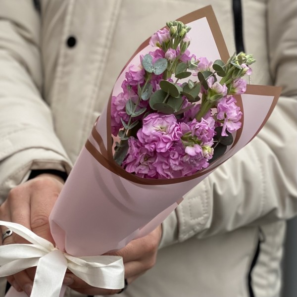 Корпоративный букет розовых маттиол