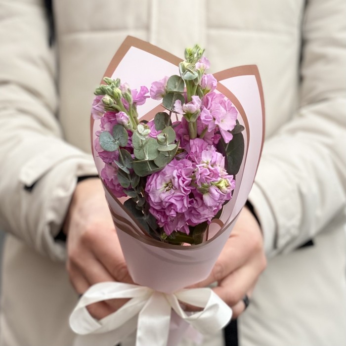 Корпоративный букет розовых маттиол