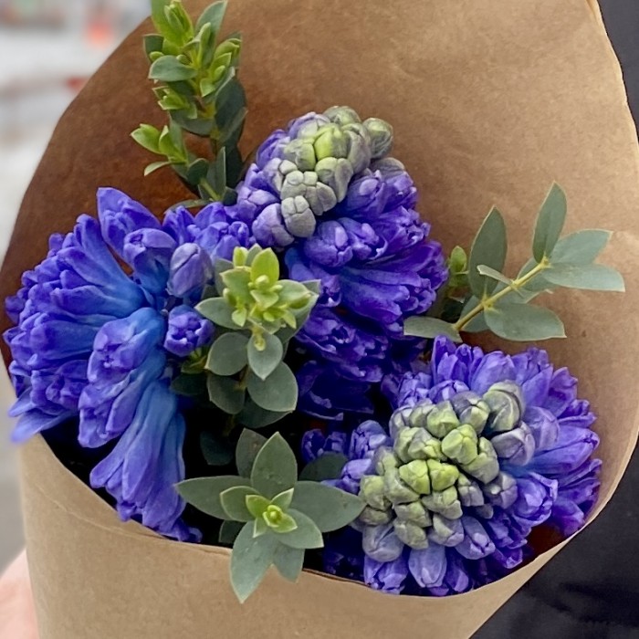 Букет из синих гиацинтов