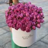 31 кустовая пионовидная роза Мисти Баблс в коробке