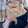 Букет пионовидных роз Бомбастик и Эустом