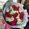 Букет пионовидных роз Ред Лейс и альстромерий