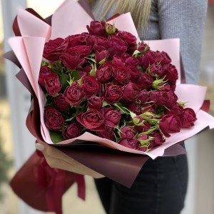 Букет пионовидных роз Ред Трендсеттер