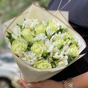 Бюджетная доставка цветов по москве фоамирановые цветы купить