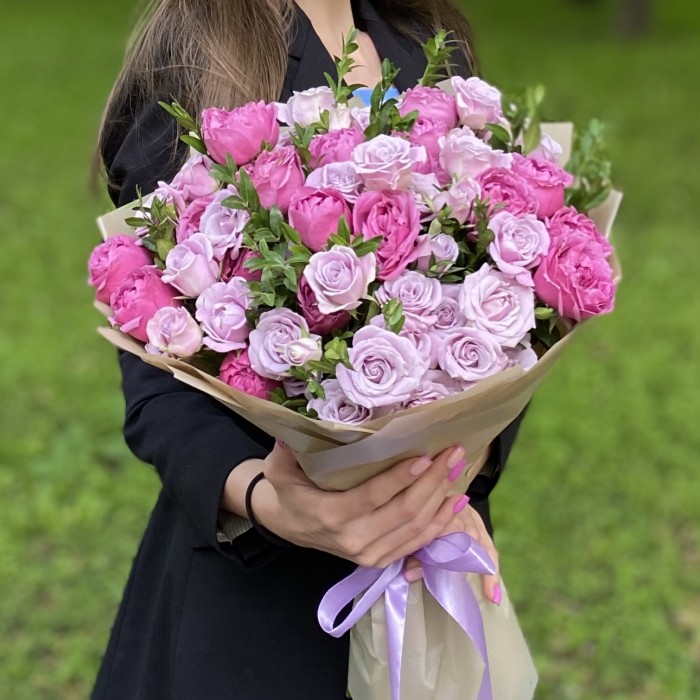 Дуэт кустовых роз Мисти Баблс и Сильвер Шэдоу